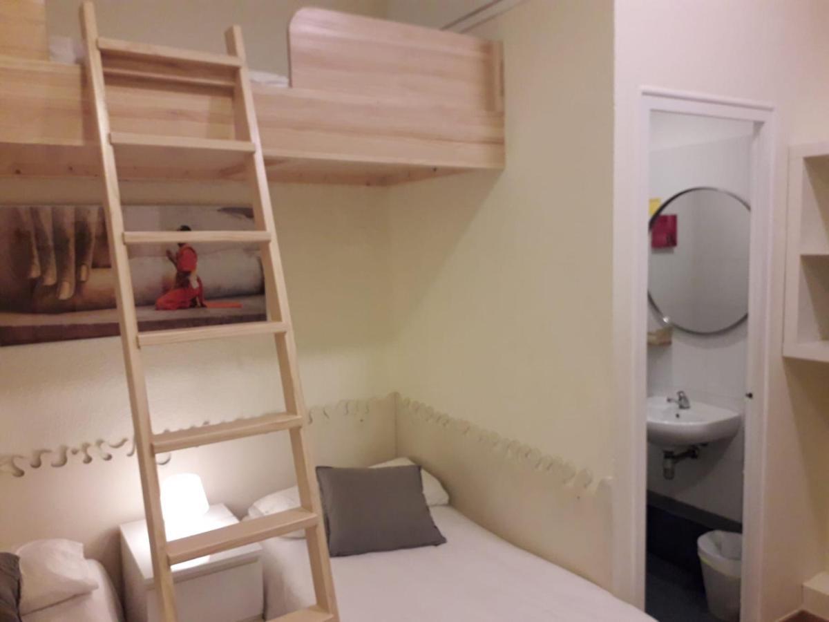 Itaca Hostel Barcelona Exteriör bild